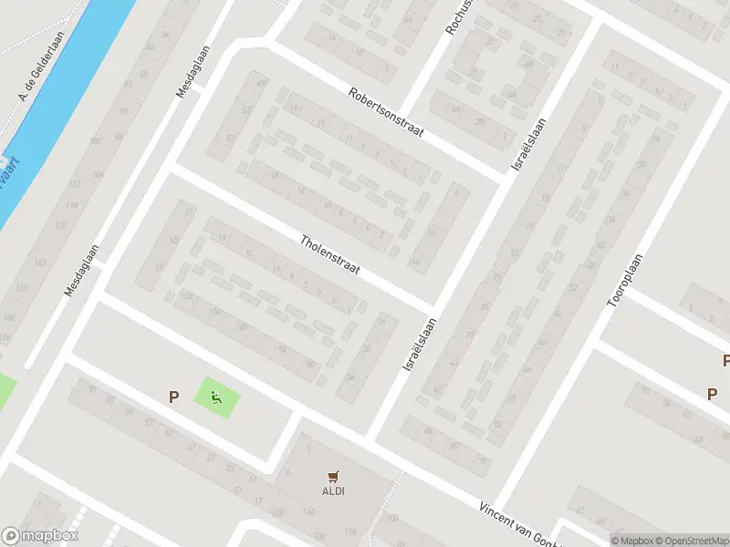 Ambulance met grote spoed naar de Tholenstraat in Alkmaar