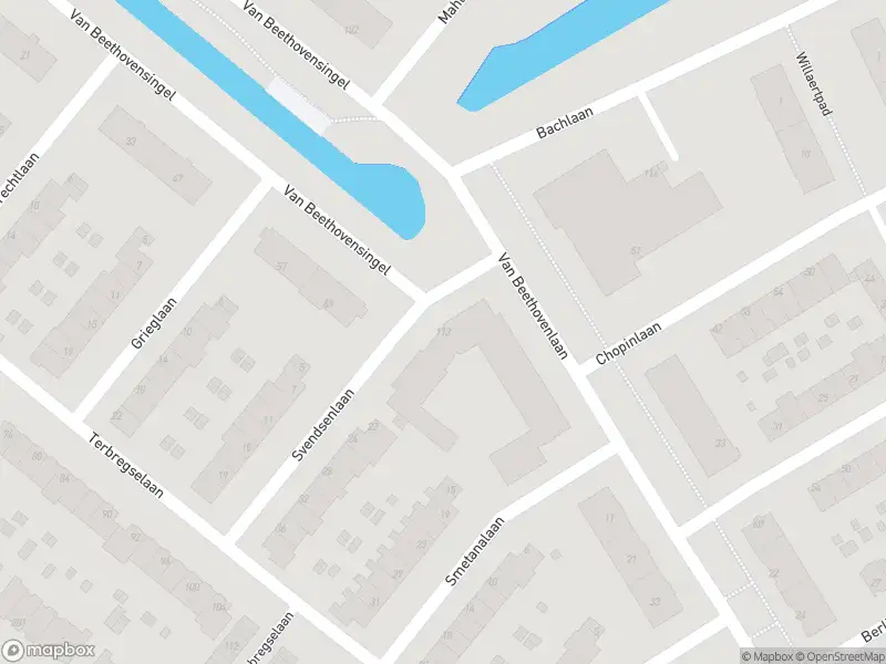 Ambulance met gepaste spoed naar de Van Beethovensingel in Rotterdam