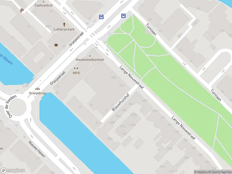 Ambulance met grote spoed naar de Lange Nieuwstraat in Schiedam