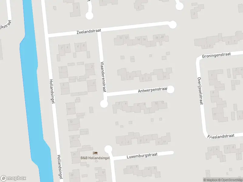 Brandweer met gepaste spoed naar de Antwerpenstraat in Waalwijk vanwege afhijsen patient