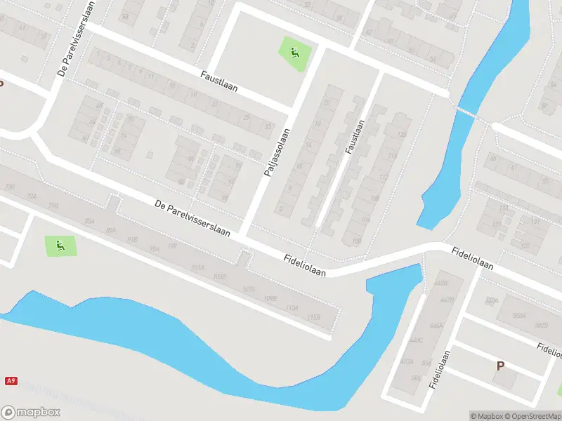 Ambulance met gepaste spoed naar de Paljassolaan in Amstelveen