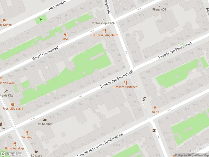 Ambulance met grote spoed naar de Hemonystraat in Amsterdam