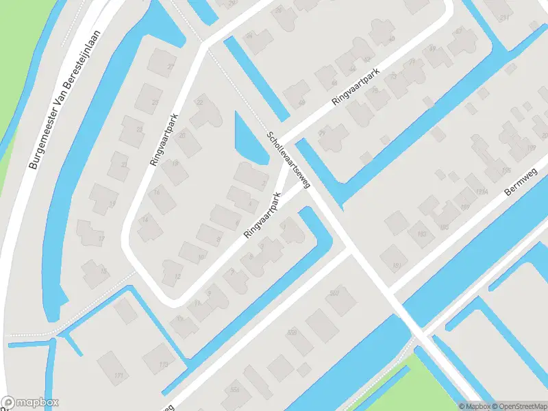 Ambulance met grote spoed naar de Ringvaartpark in Capelle aan den IJssel vanwege middelgrote brand