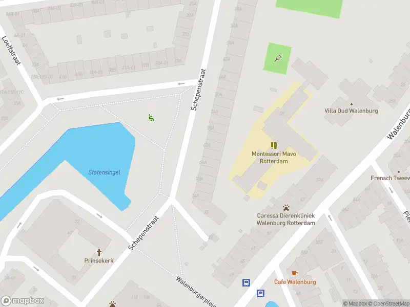 Ambulance met gepaste spoed naar de Schepenstraat in Rotterdam