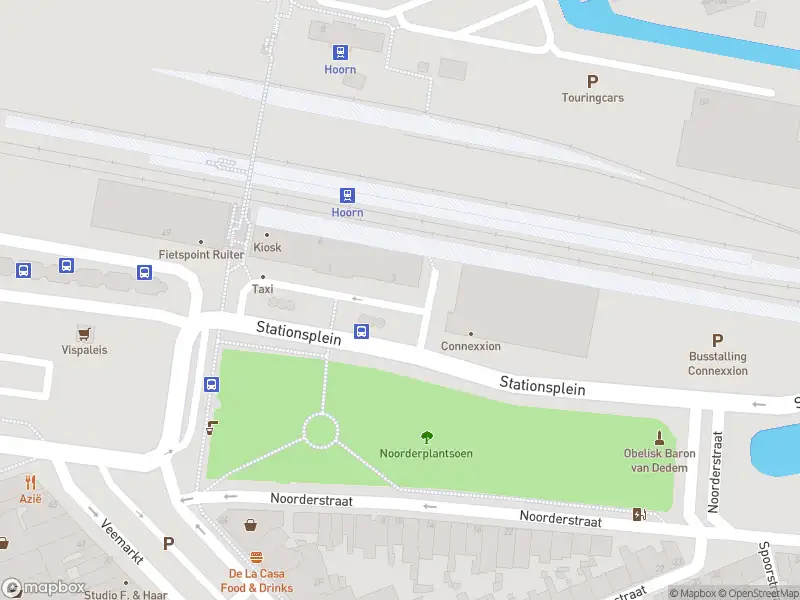 Ambulance met grote spoed naar de Stationsplein in Hoorn