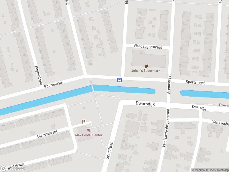 Ambulance met grote spoed naar de Sportsingel in Rotterdam