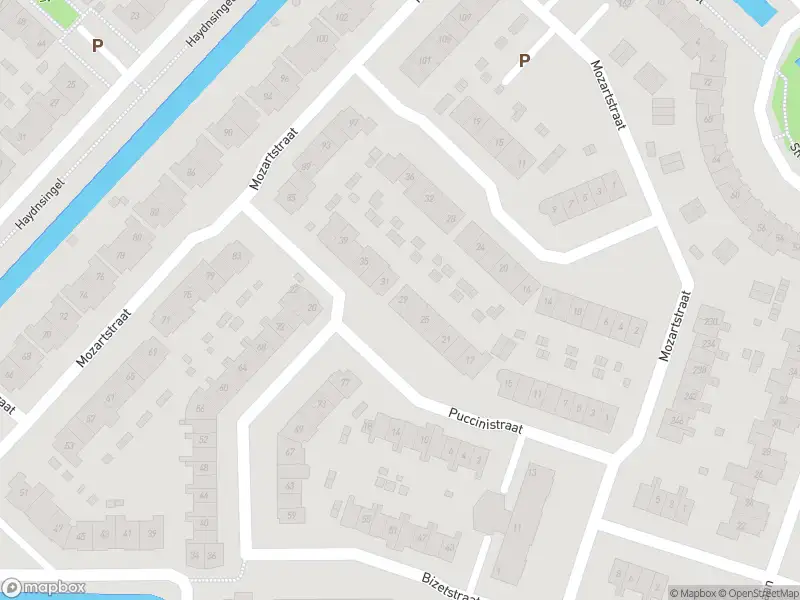 Brandweer met gepaste spoed naar de Strausslaan in Barendrecht