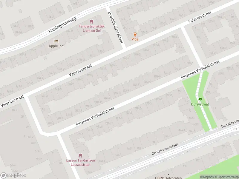 Ambulance met grote spoed naar de Dufaystraat in Amsterdam