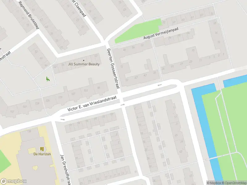 Brandweer met gepaste spoed naar de Victor E. van Vrieslandstraat in Rotterdam