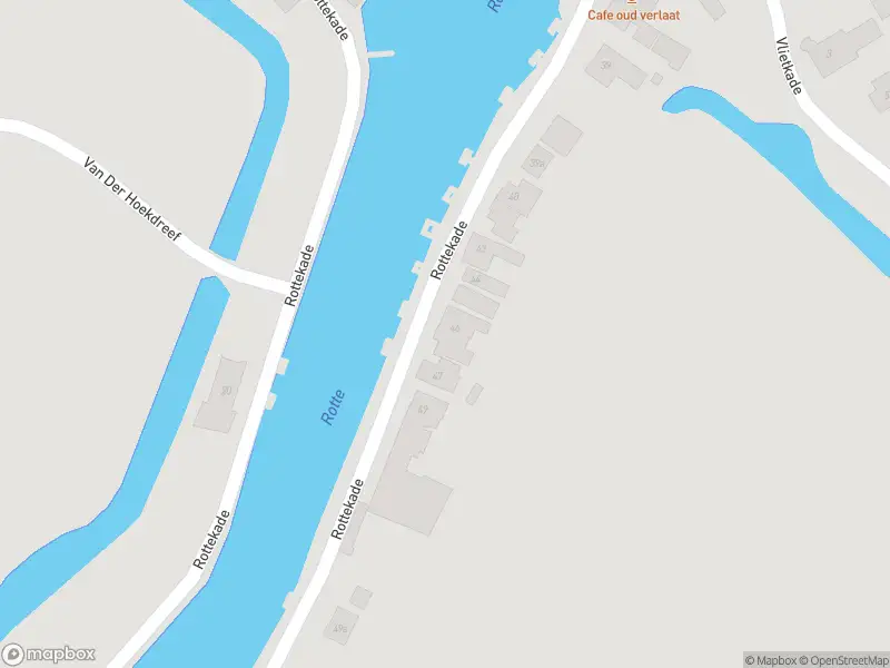 Ambulance met grote spoed naar de Rottekade in Zevenhuizen