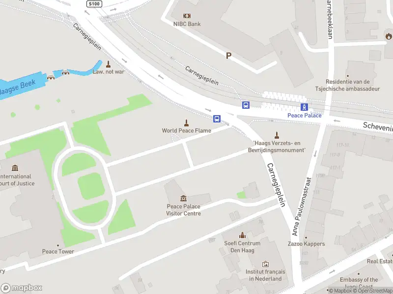 Ambulance met gepaste spoed naar de Carnegieplein in 's-Gravenhage