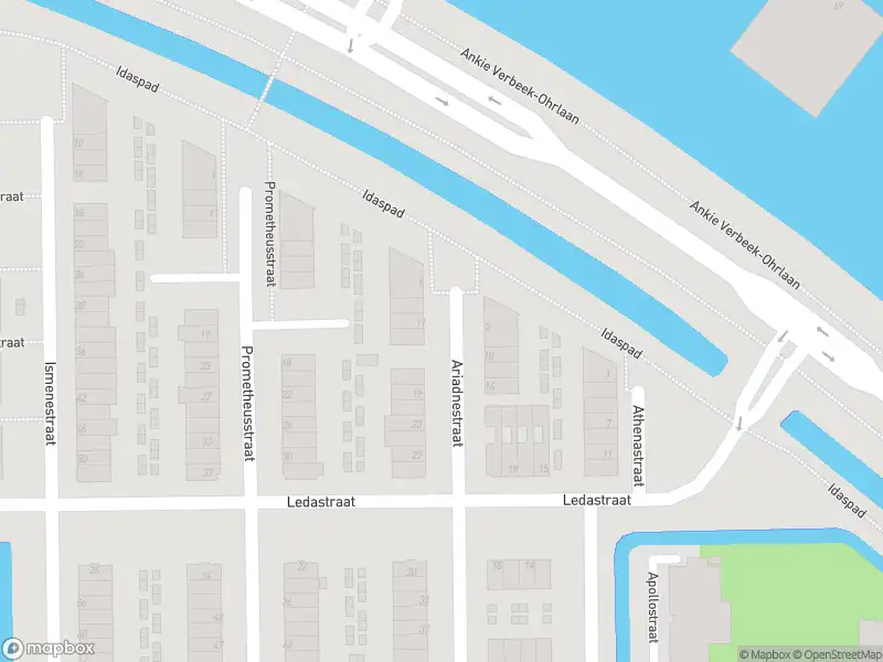 Ambulance met gepaste spoed naar de Ariadnestraat in Rotterdam