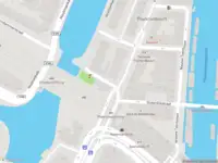 Ambulance met grote spoed naar de Schiemanstraat in Amsterdam