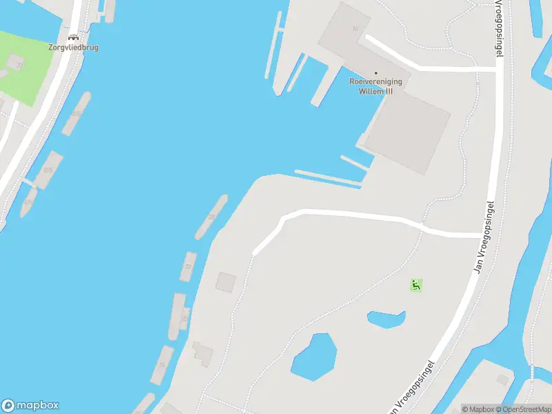 Ambulance met grote spoed naar de Jan Vroegopsingel in Amsterdam