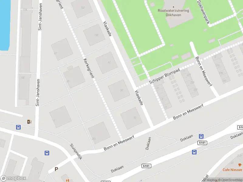 Ambulance met grote spoed naar de Vlaskade in Rotterdam