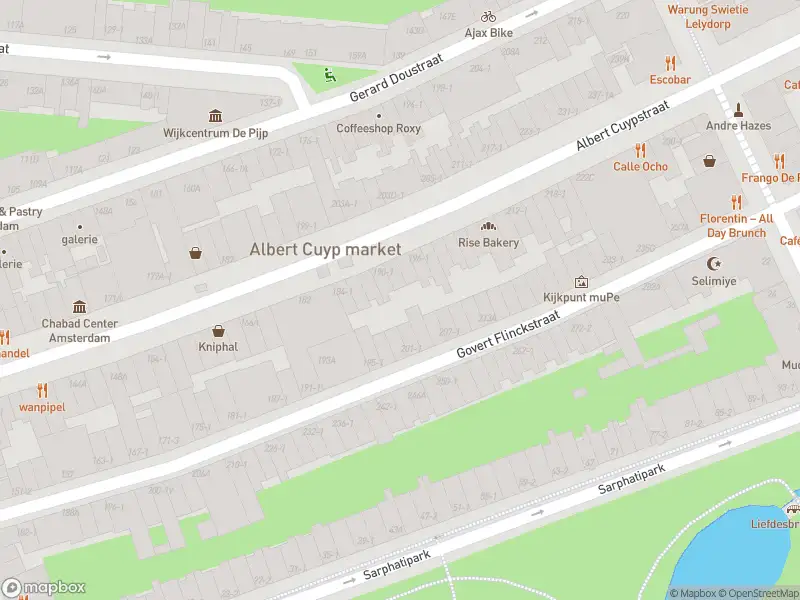 Ambulance met grote spoed naar de Frans Halsstraat in Amsterdam