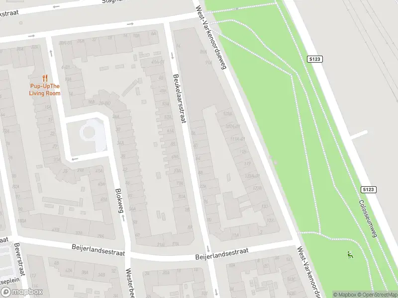 Ambulance met gepaste spoed naar de Beukelaarsstraat in Rotterdam