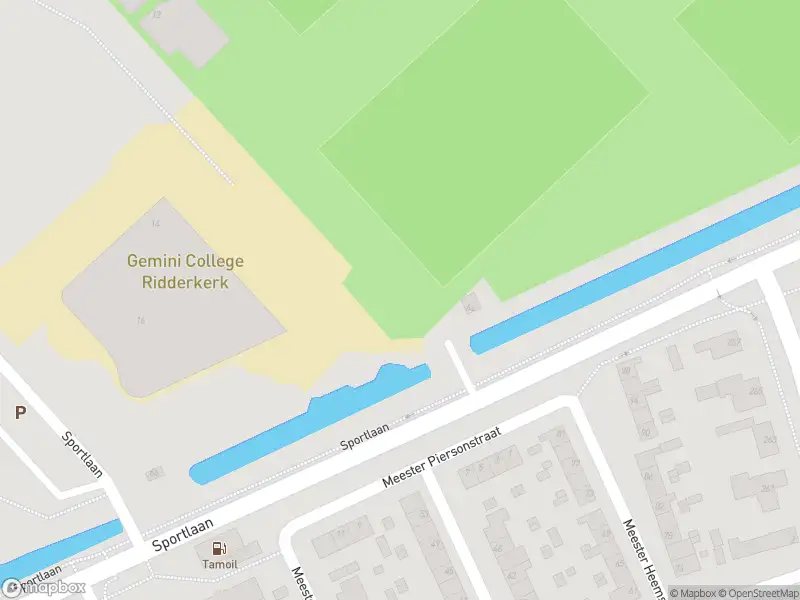 Ambulance met gepaste spoed naar de Sportlaan in Ridderkerk