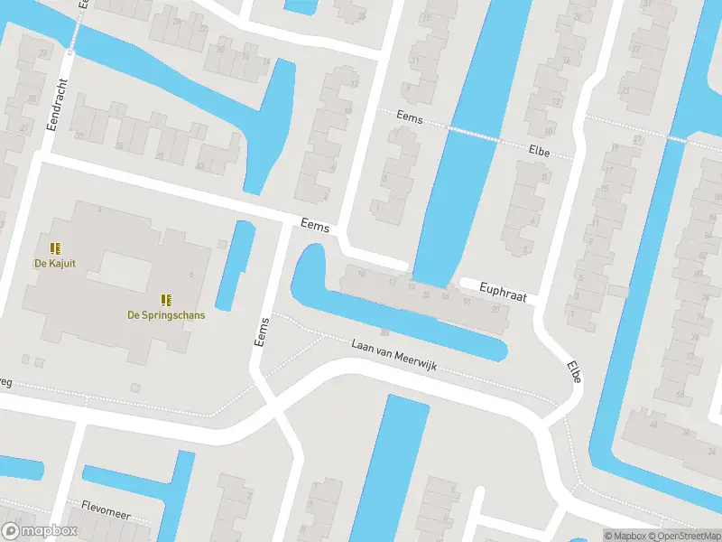 Ambulance met gepaste spoed naar de Euphraat in Uithoorn