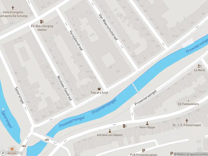 Ambulance met gepaste spoed naar de Provenierssingel in Rotterdam