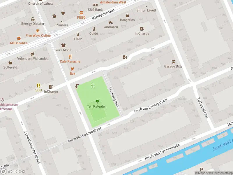 Ambulance met grote spoed naar de Ten Kateplein in Amsterdam
