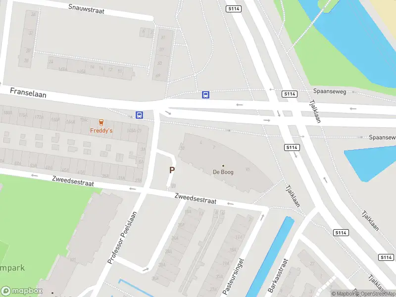 Ambulance met gepaste spoed naar de Franselaan in Rotterdam