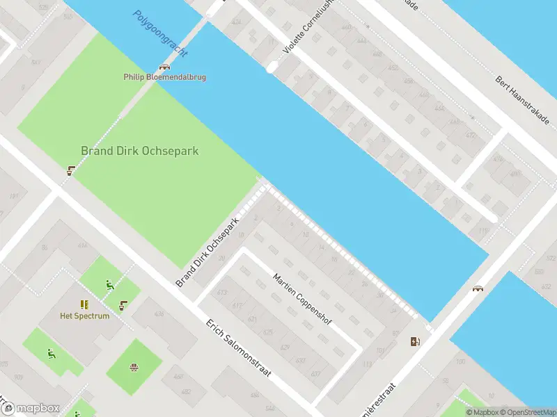 Ambulance met grote spoed naar de Polygoongracht in Amsterdam