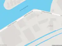 Brandweer en politie met grote spoed naar de Zuidelijke Industrieweg in Franeker vanwege middelgrote brand