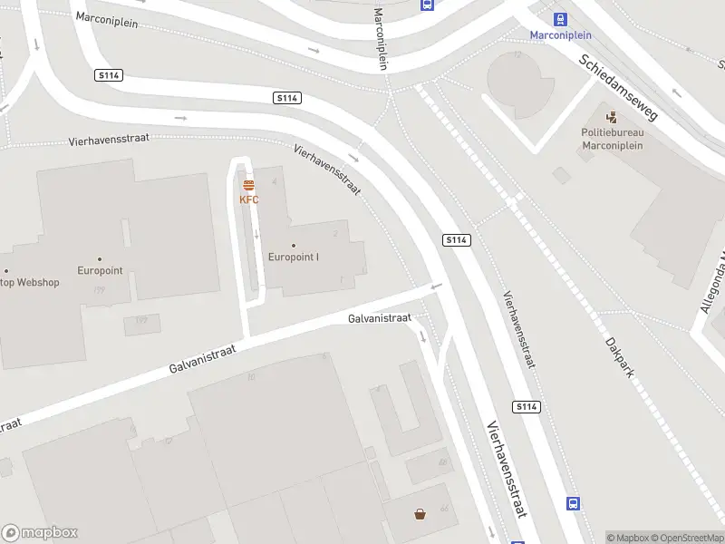 Ambulance met grote spoed naar de Marconistraat in Rotterdam