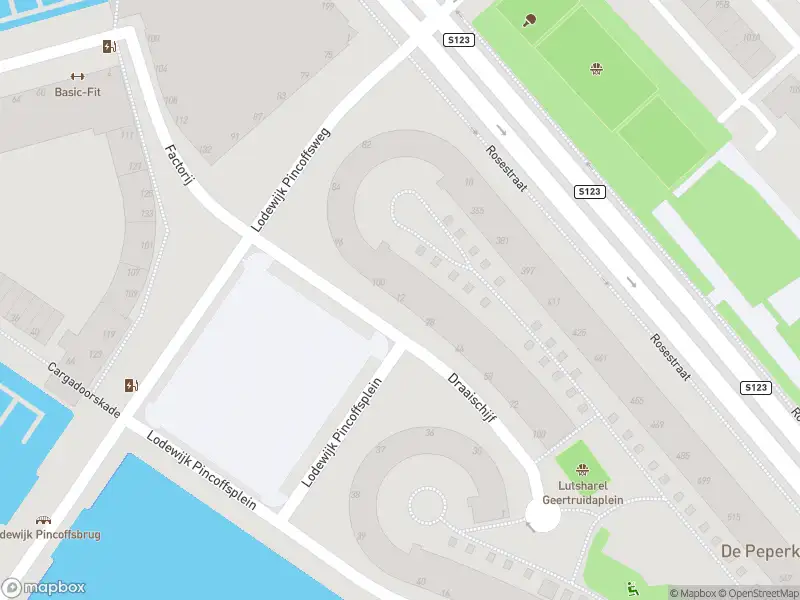 Ambulance met grote spoed naar de Draaischijf in Rotterdam