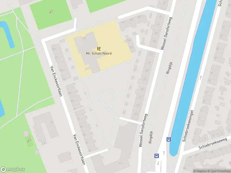 Ambulance met grote spoed naar de Wessel Gansfortweg in Rotterdam