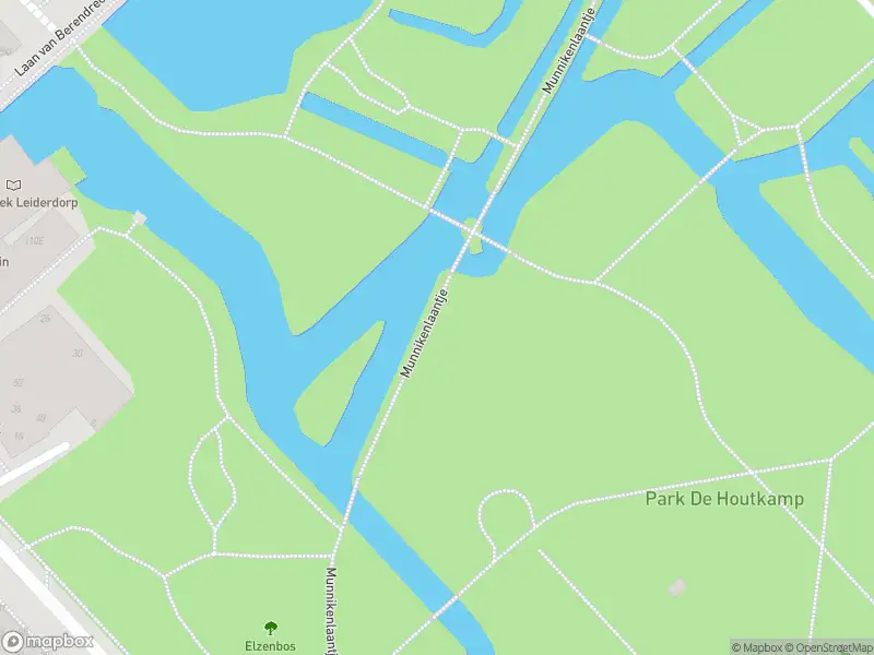 Ambulance met gepaste spoed naar de Van der Valk Boumanweg in Leiderdorp