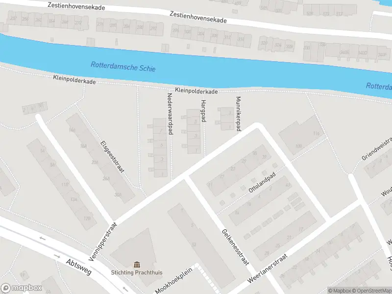 Ambulance met grote spoed naar de Hargpad in Rotterdam