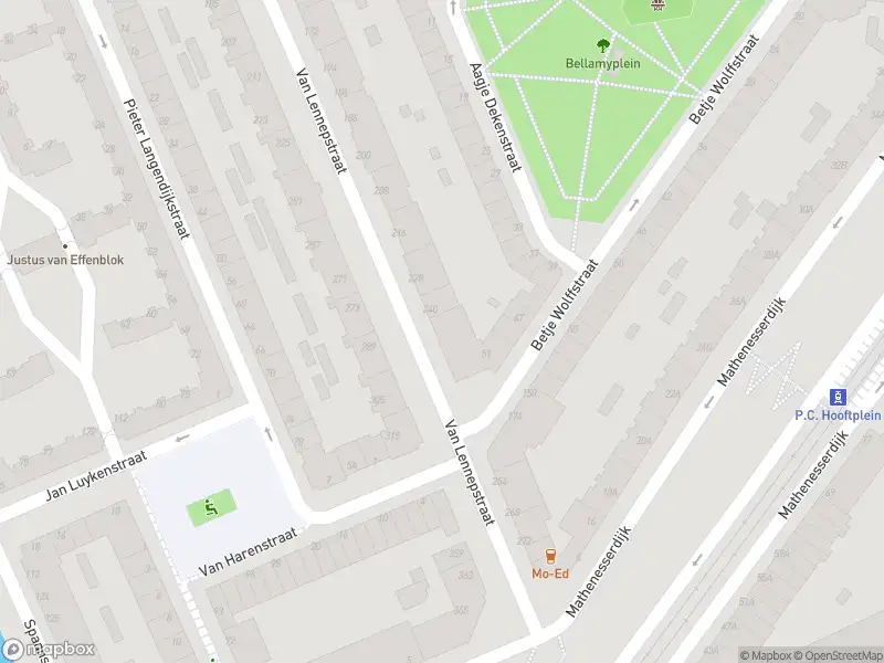 Ambulance met grote spoed naar de Van Lennepstraat in Rotterdam