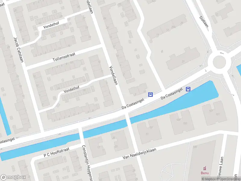 Ambulance met gepaste spoed naar de Da Costasingel in Capelle aan den IJssel