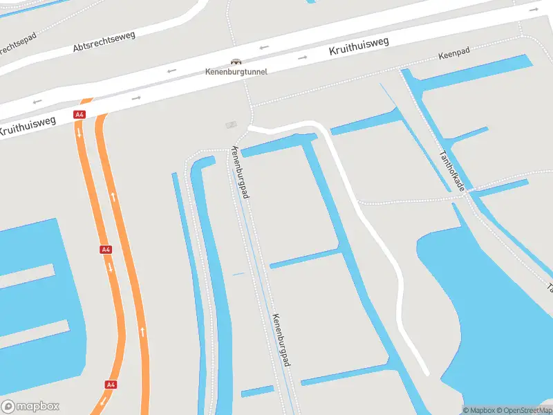 Ambulance met grote spoed naar de Vlaardingsekade in Schipluiden