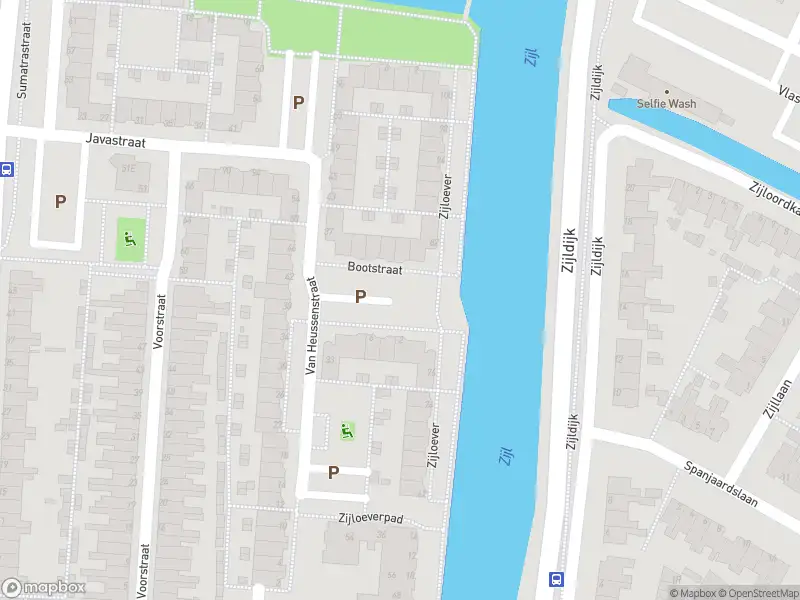 Ambulance met gepaste spoed naar de Bootstraat in Leiden