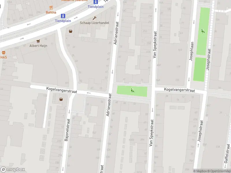 Ambulance met gepaste spoed naar de Kogelvangerstraat in Rotterdam
