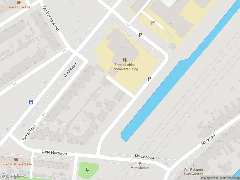 Ambulance met gepaste spoed naar de P.C. Hooftlaan in Leiden