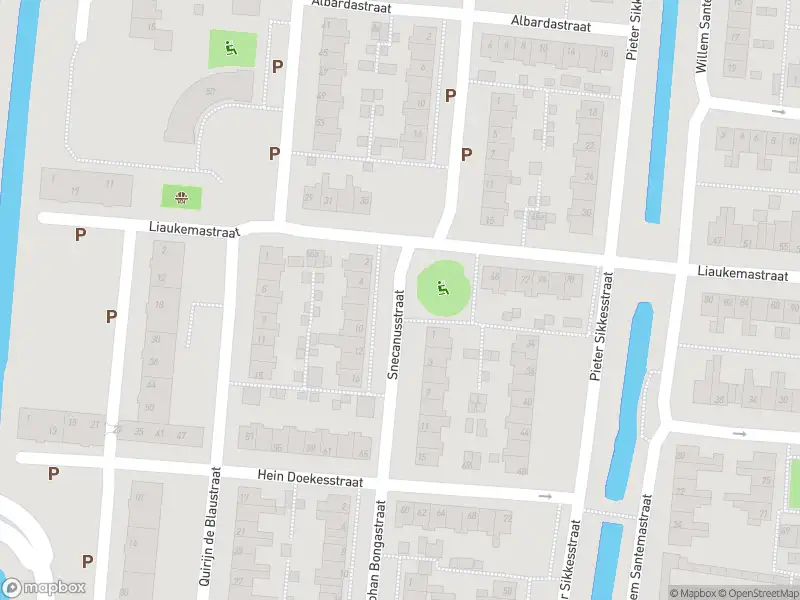Brandweer met grote spoed naar de Snecanusstraat in Sneek vanwege gebouwbrand
