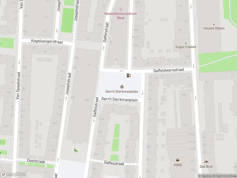 Ambulance met grote spoed naar de Gerrit Sterkmanplein in Rotterdam
