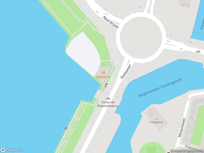 Ambulance met gepaste spoed naar de Oostoever in Amsterdam