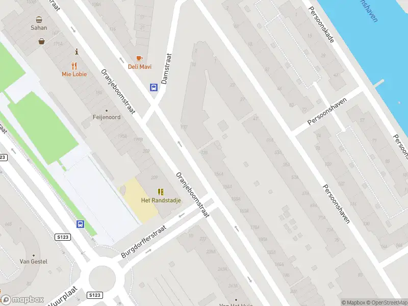 112 melding Ambulance met grote spoed naar de Oranjeboomstraat in Rotterdam