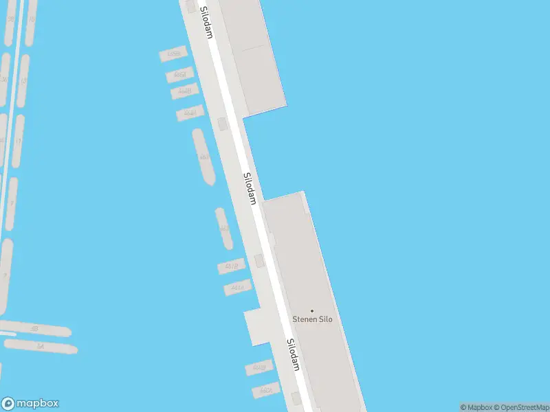 Ambulance met gepaste spoed naar de Silodam in Amsterdam