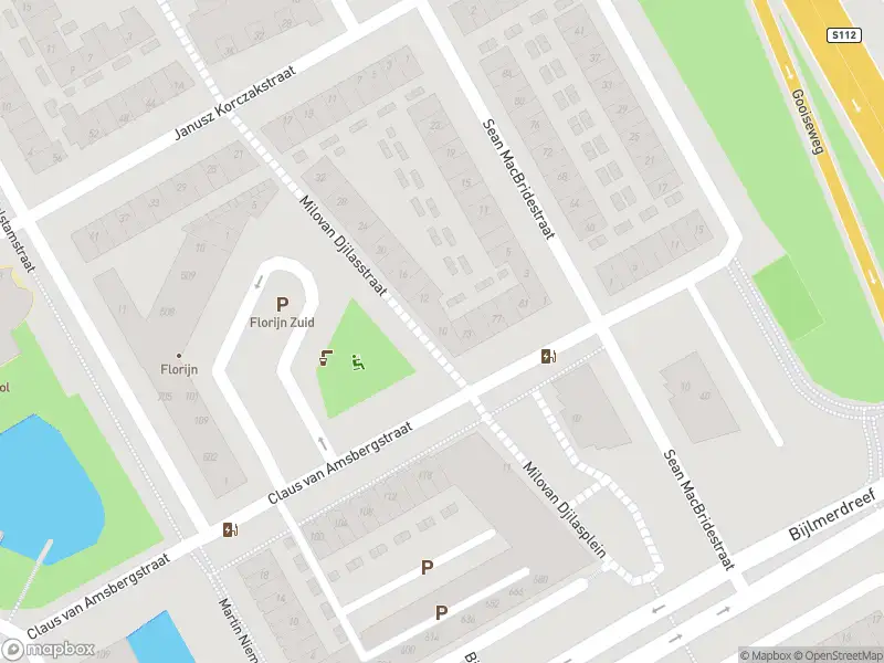 Ambulance met grote spoed naar de Milovan Djilasstraat in Amsterdam