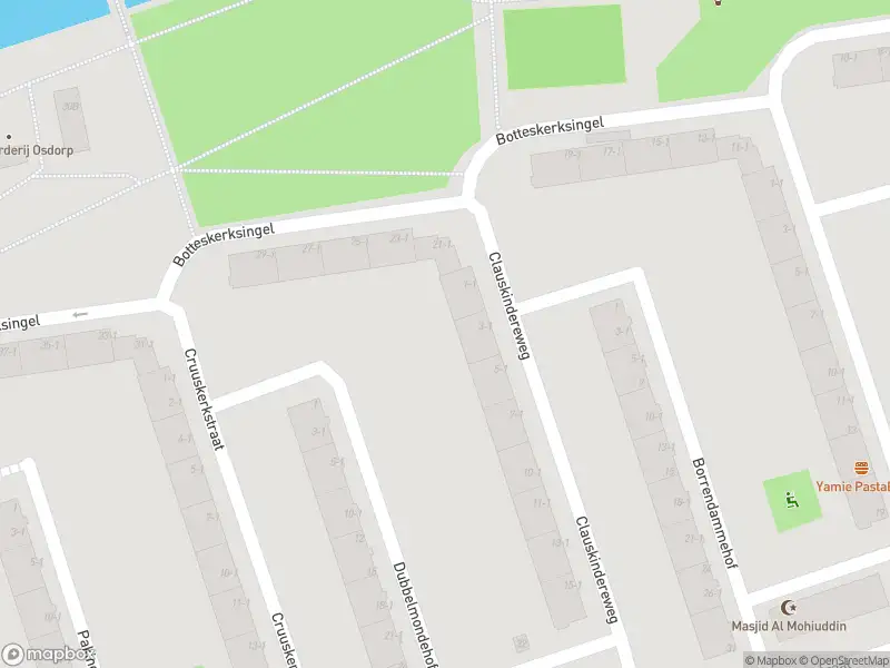 Ambulance met grote spoed naar de Adingerdorphof in Amsterdam