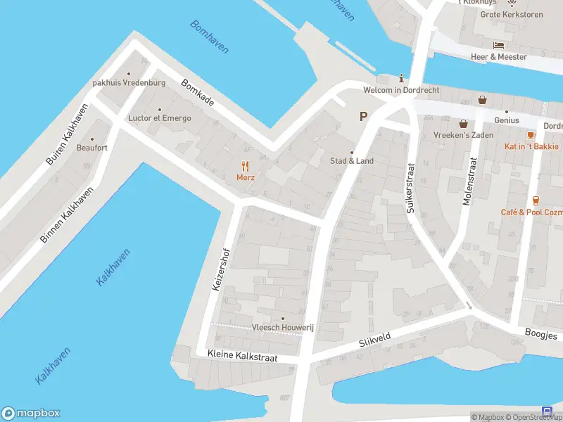 Ambulance met gepaste spoed naar de Grote Kalkstraat in Dordrecht