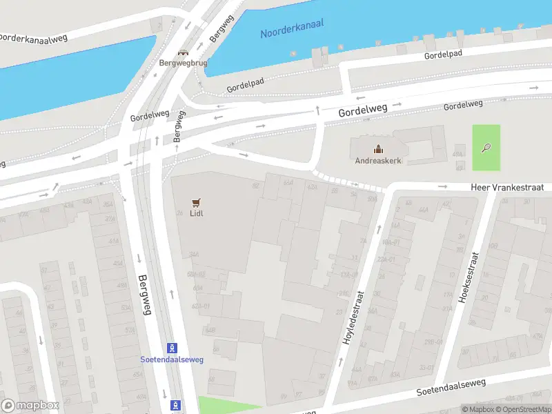 Ambulance met grote spoed naar de Heer Vrankestraat in Rotterdam
