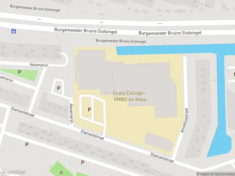 Ambulance met gepaste spoed naar de Saffierstraat in Alphen aan den Rijn