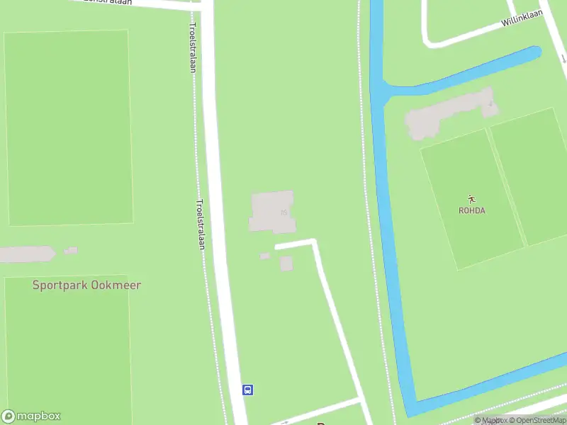 Ambulance met gepaste spoed naar de Abe Lenstralaan in Amsterdam